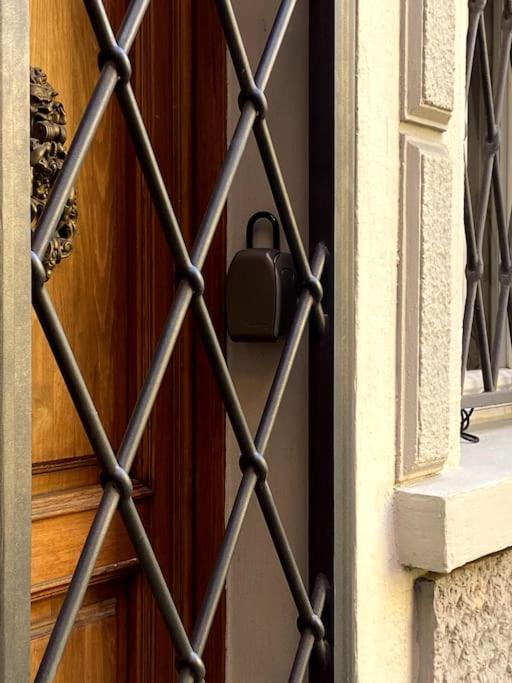 Appartamento Ground Floor Luxe Historic Studio City Centre Bologna Esterno foto