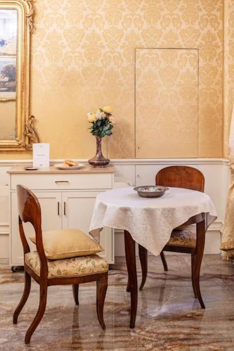 Appartamento Ground Floor Luxe Historic Studio City Centre Bologna Esterno foto